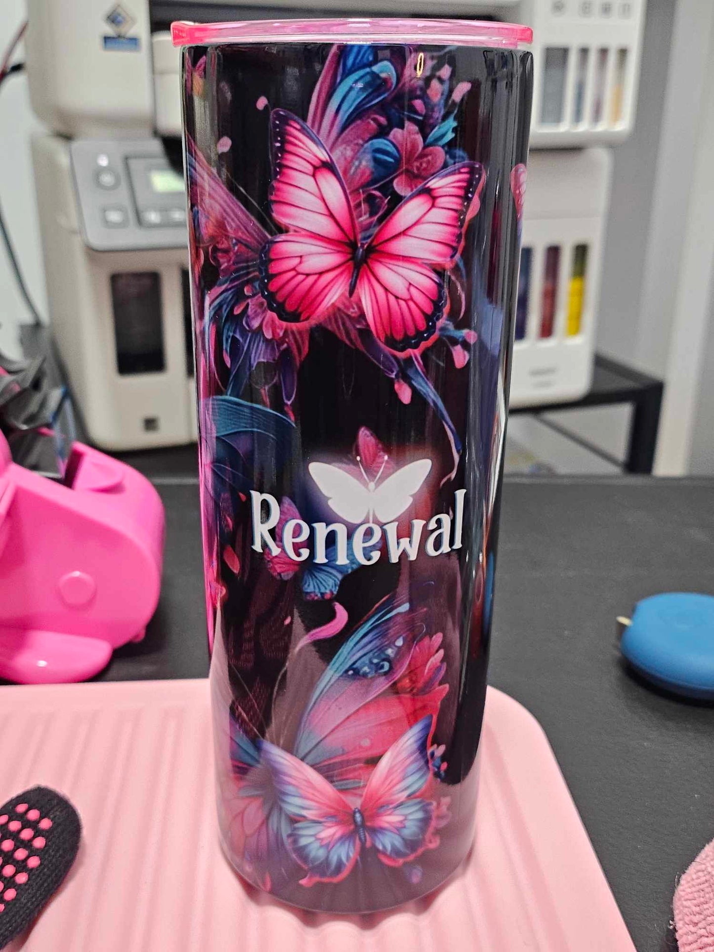 BUTTERFLIES EVERYWHERE (Personalized 20oz Tumbler) Stainless Steel Straw